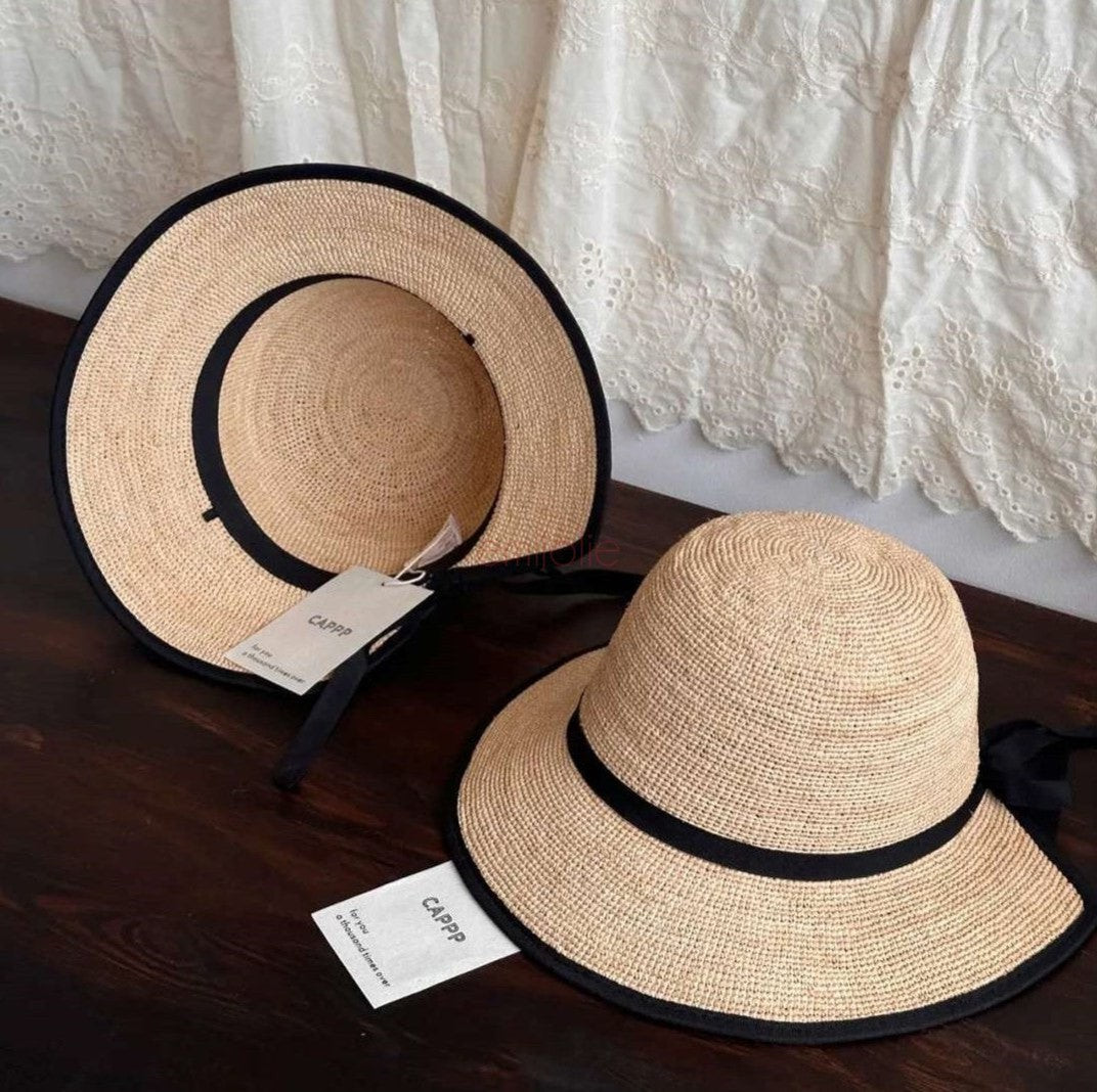 Klassische Handmade Stohhut mit Schleife