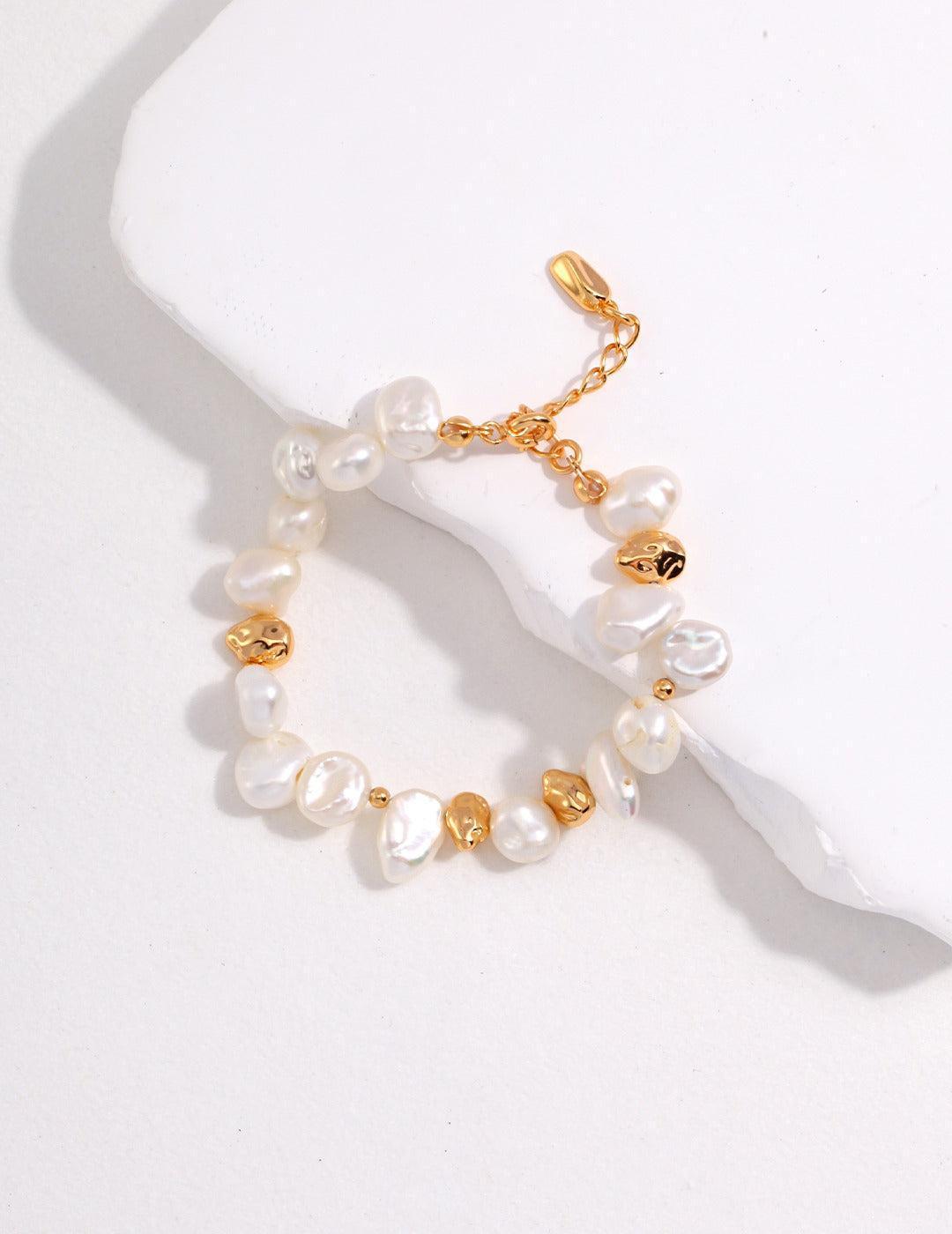 Emilia pearl necklace & pearl bracelet