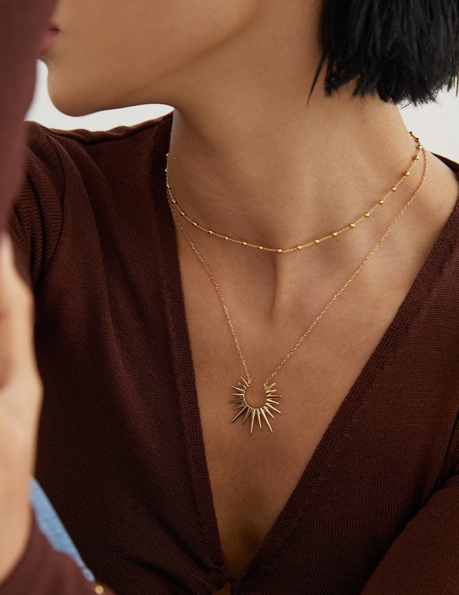 Beau comme le Soleil fine necklace with sun pendant & fine chain