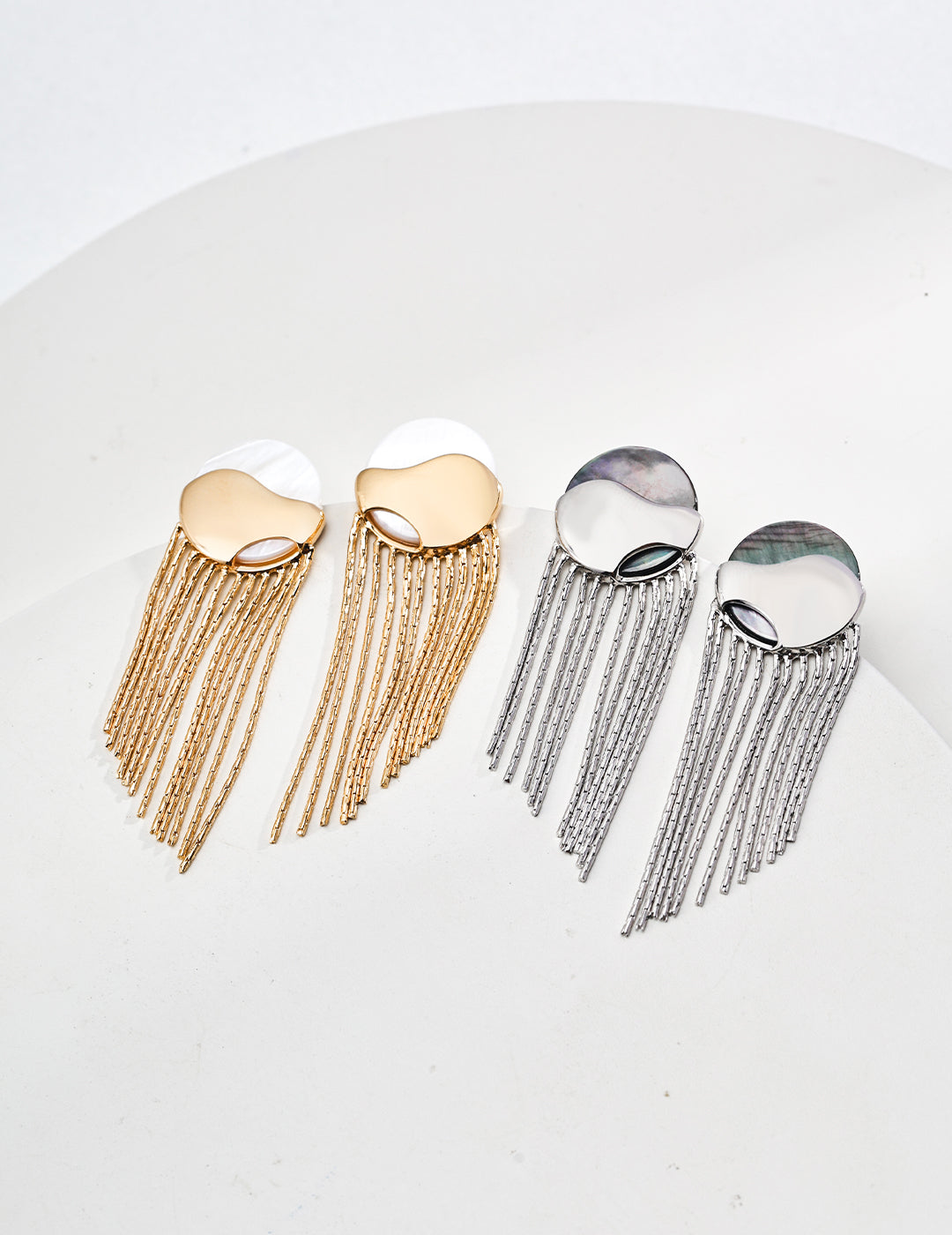 Shooting Star - Shell earrings with tassel
