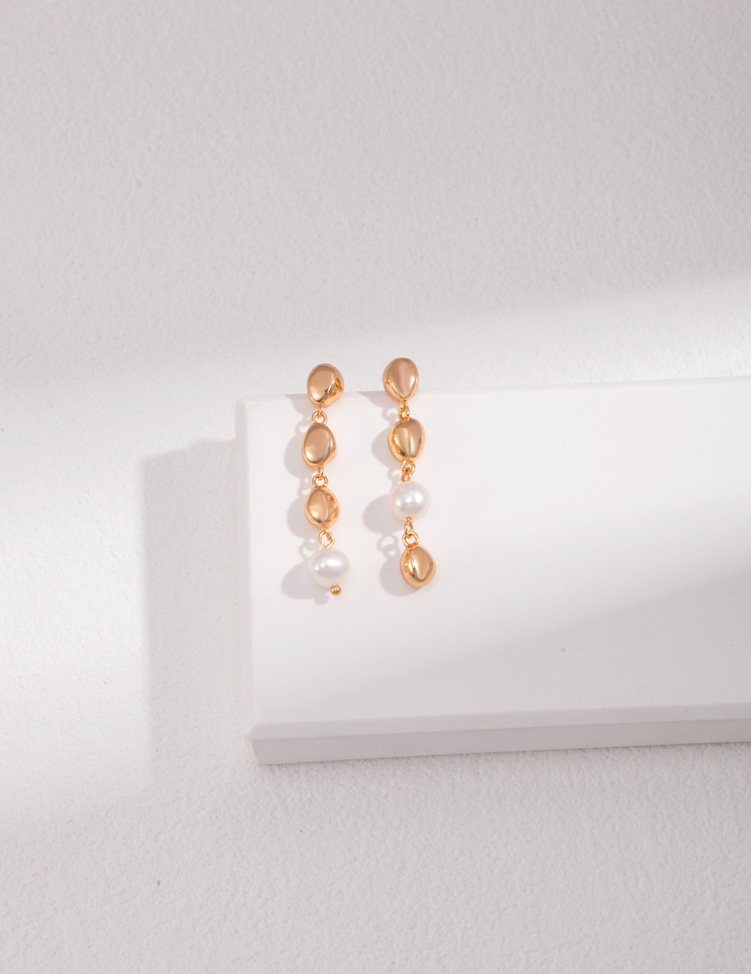 Starlit - pearl earrings