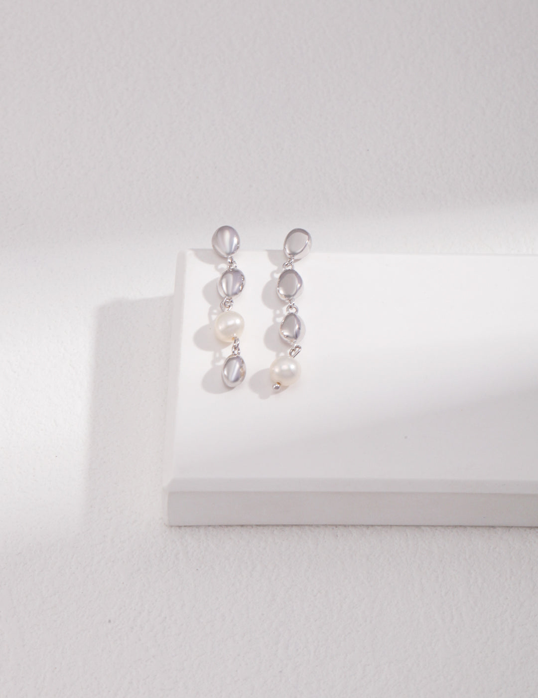Starlit - pearl earrings