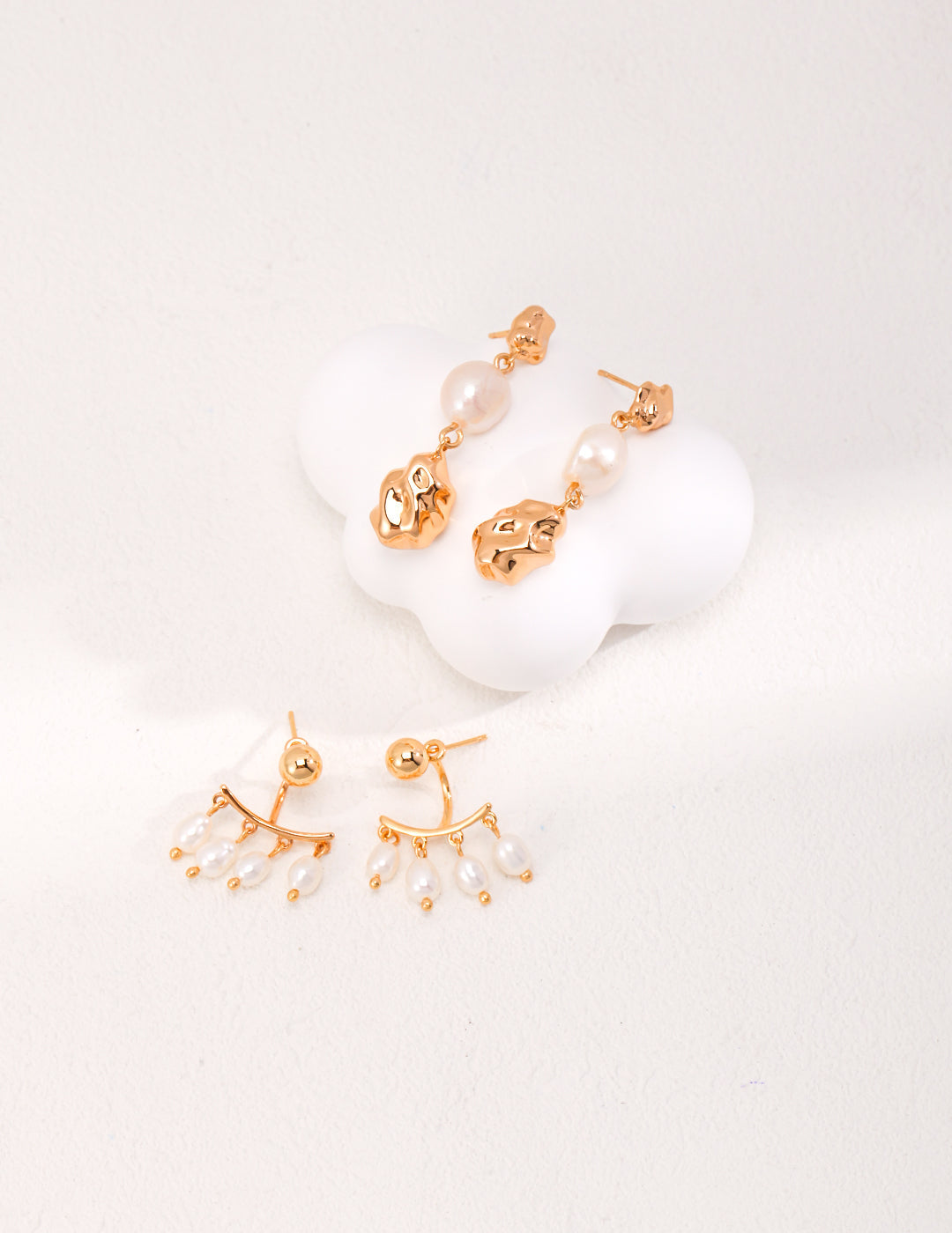Viola - Rice pearl earrings