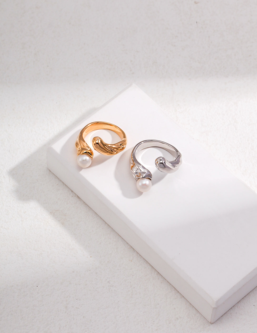 Eternal Embrace - Chic pearl ring