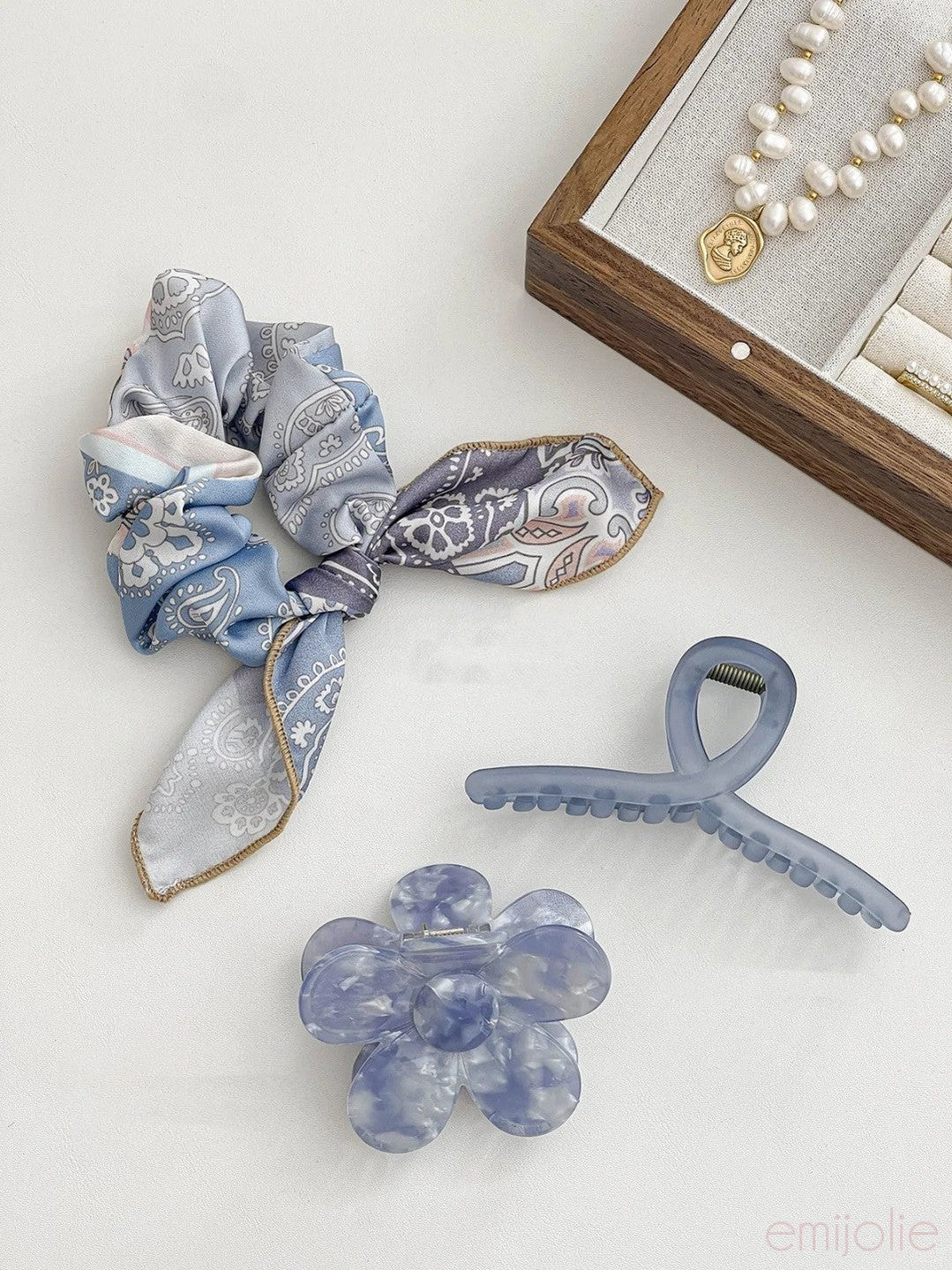 Blue hair accessory set