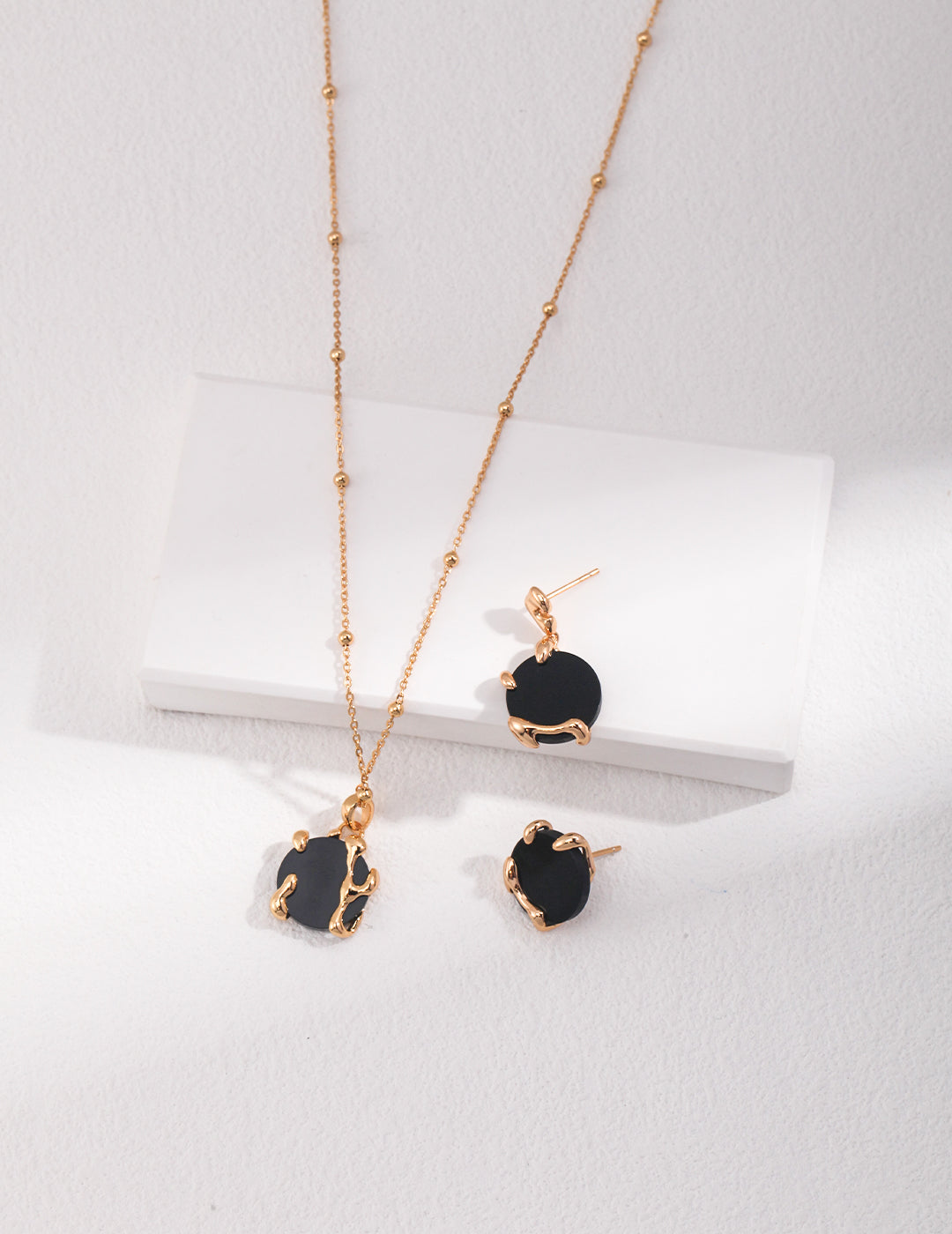 Summer Night necklace with agate pendant & earrings