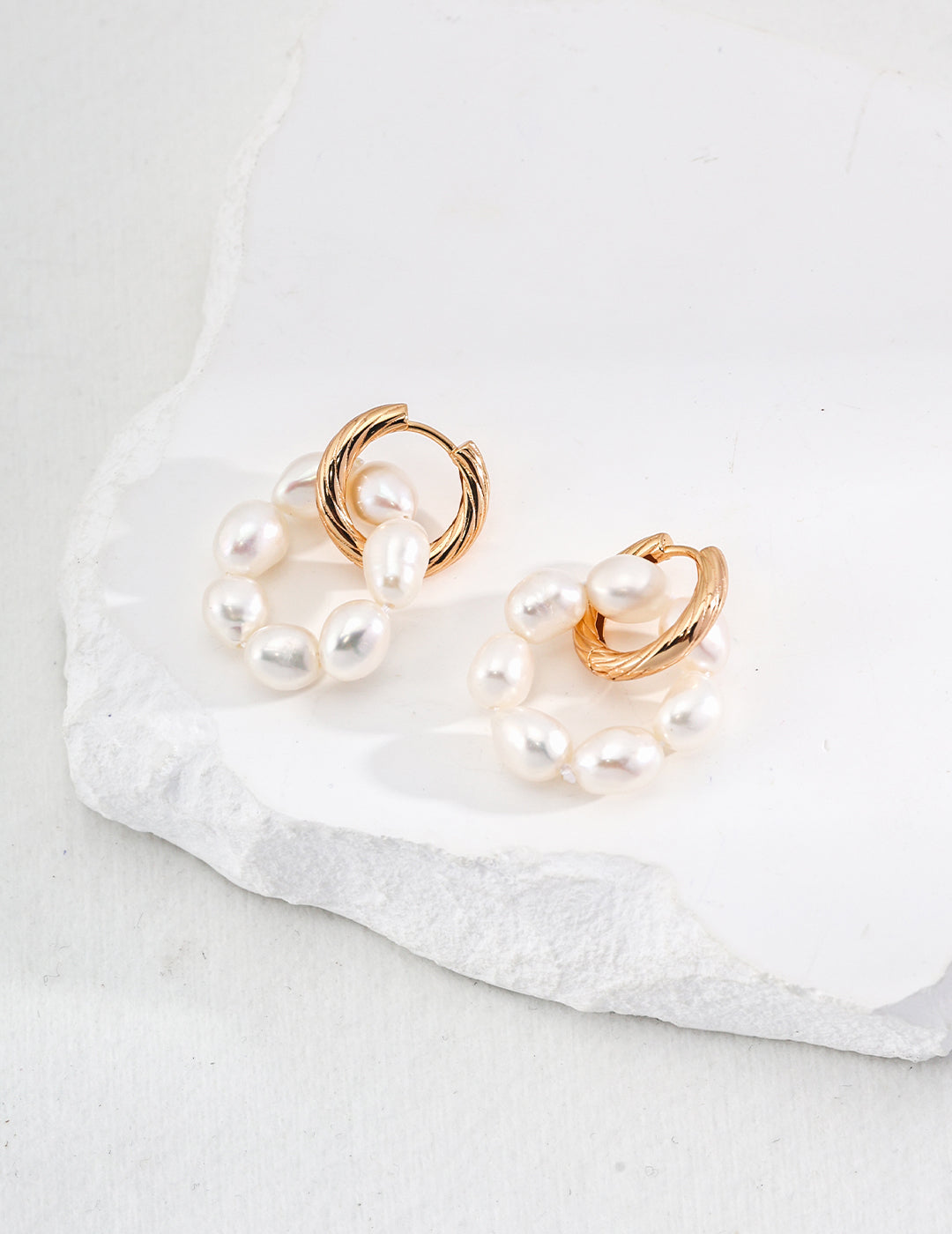 Tess - Pearl Earrings