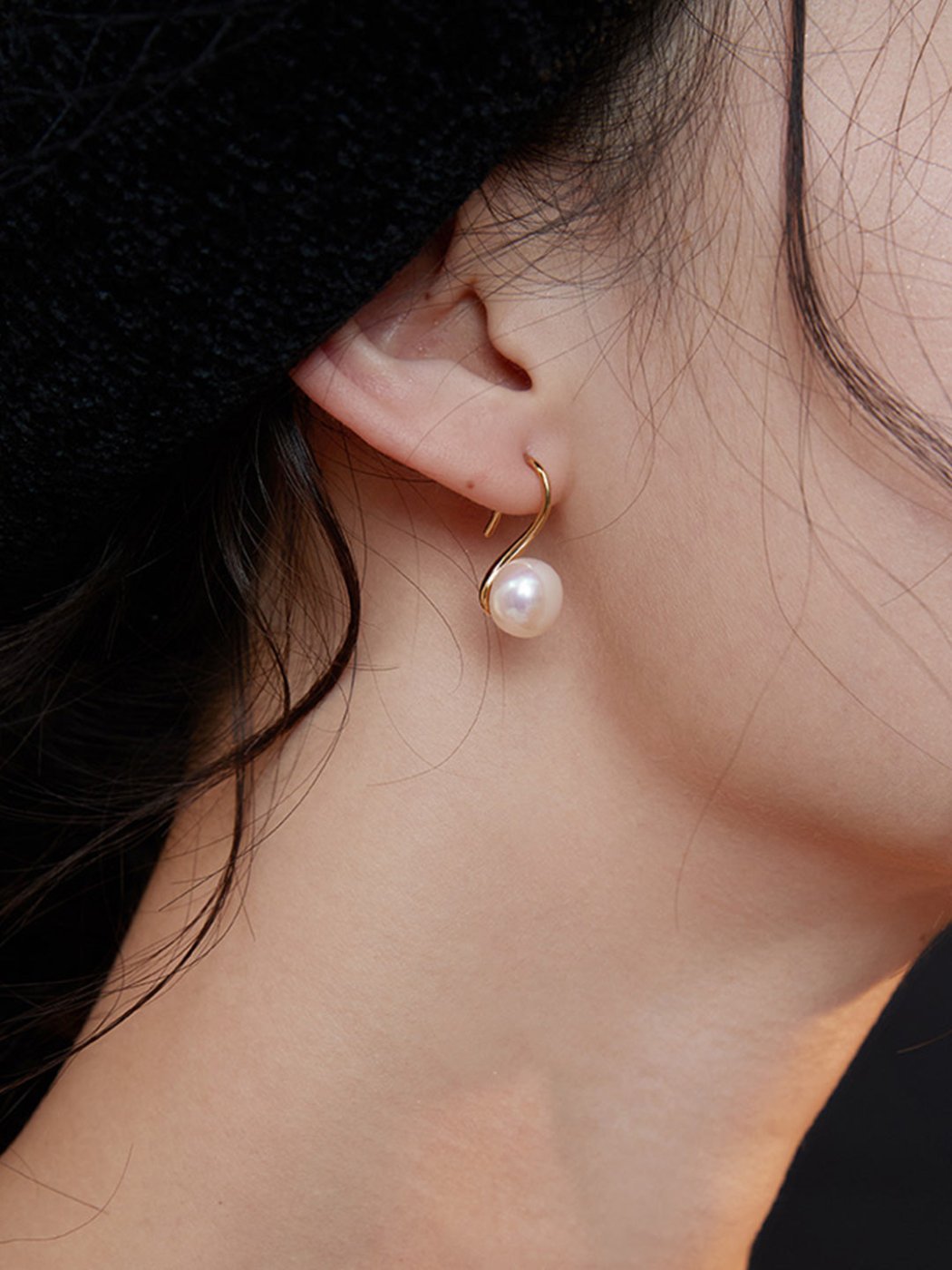 Lia - Pearl Earrings