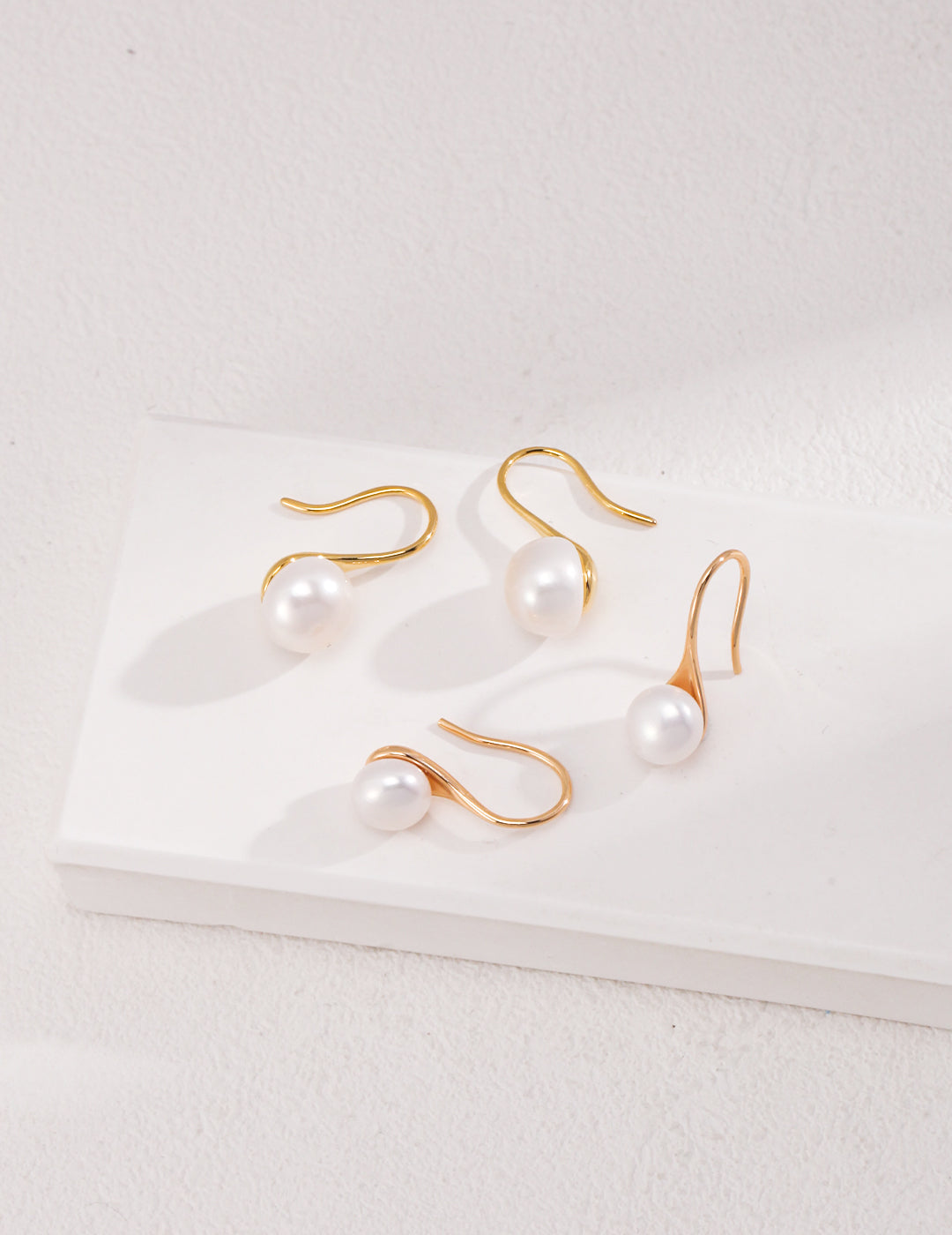 Lia - Pearl Earrings