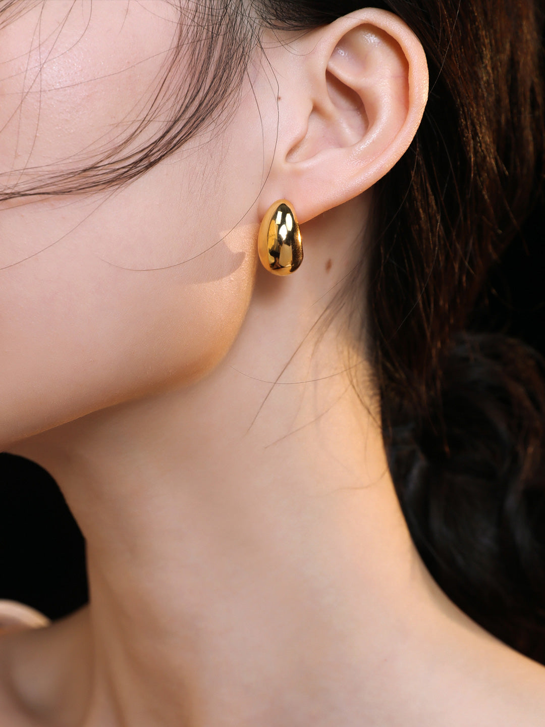 Moonlit - Chic stud earrings