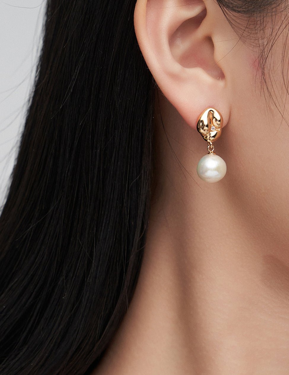 Angel Whisper - Pearl Stud Earrings